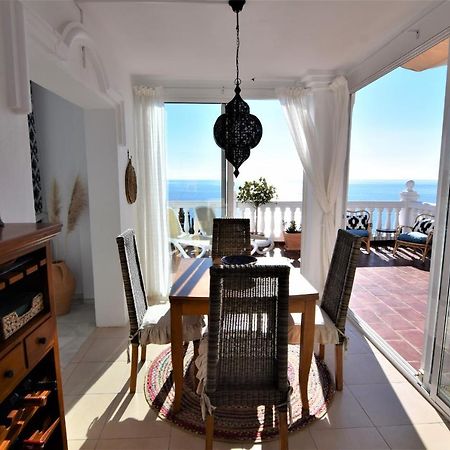 Ladera Panorama 2 Villa Нерха Екстериор снимка